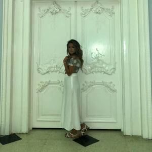 Meet your Posher, Gloria